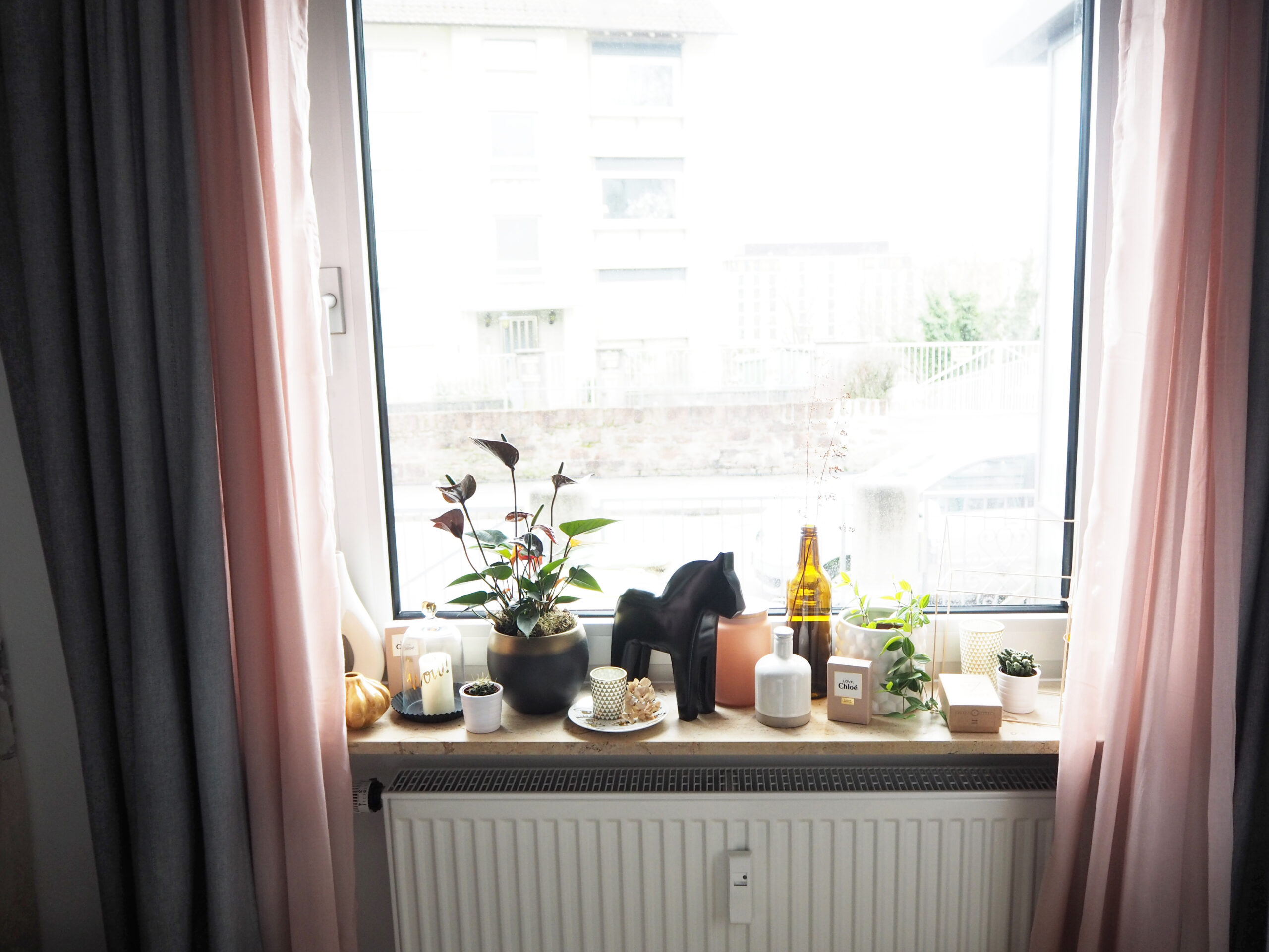 Interior} Schlafzimmer: Deko Für Die Fensterbank | Skön Och Kreativ for Deko Schlafzimmer Fensterbank