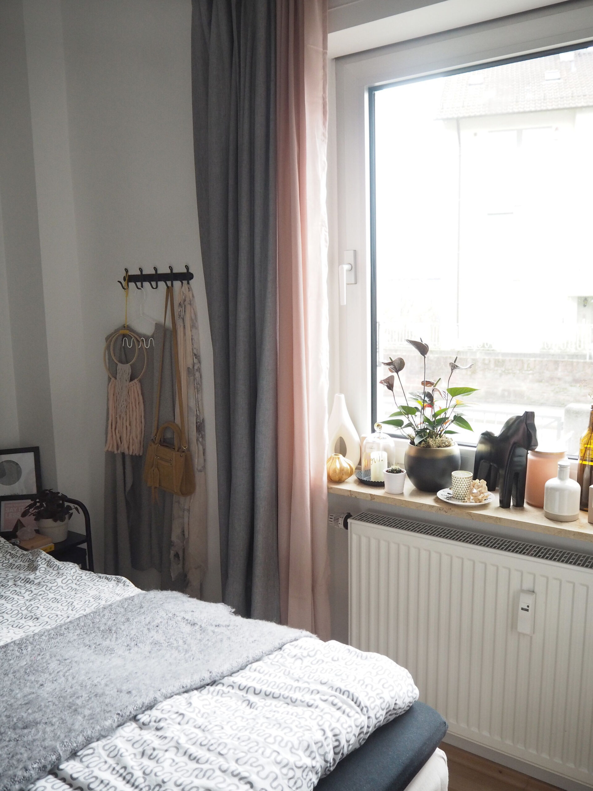 Interior} Schlafzimmer: Deko Für Die Fensterbank | Skön Och Kreativ throughout Deko Schlafzimmer Fensterbank