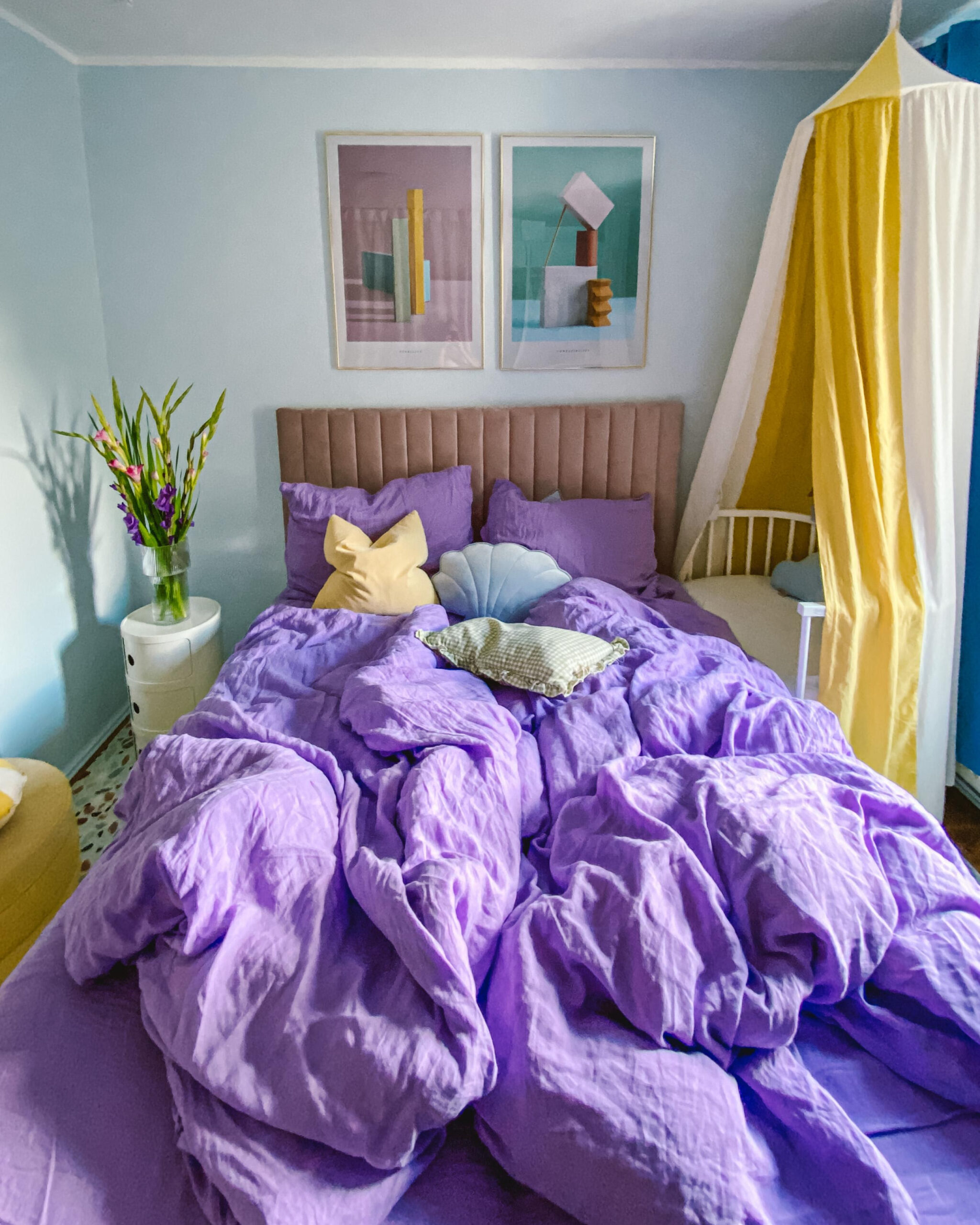 Purple Dreams 💜 Hier Schlafen Wir Gerade Extra Wenig throughout Lila Schlafzimmer